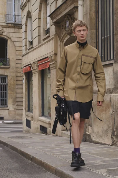 Look 27